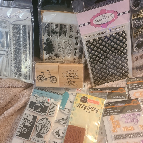 Gigantic Bundle of rubber stamps with over 120 misc stamps - Picture 4 of 5